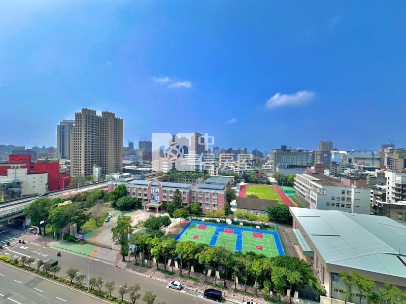 巨城景觀視野三房平車房屋室內格局與周邊環境