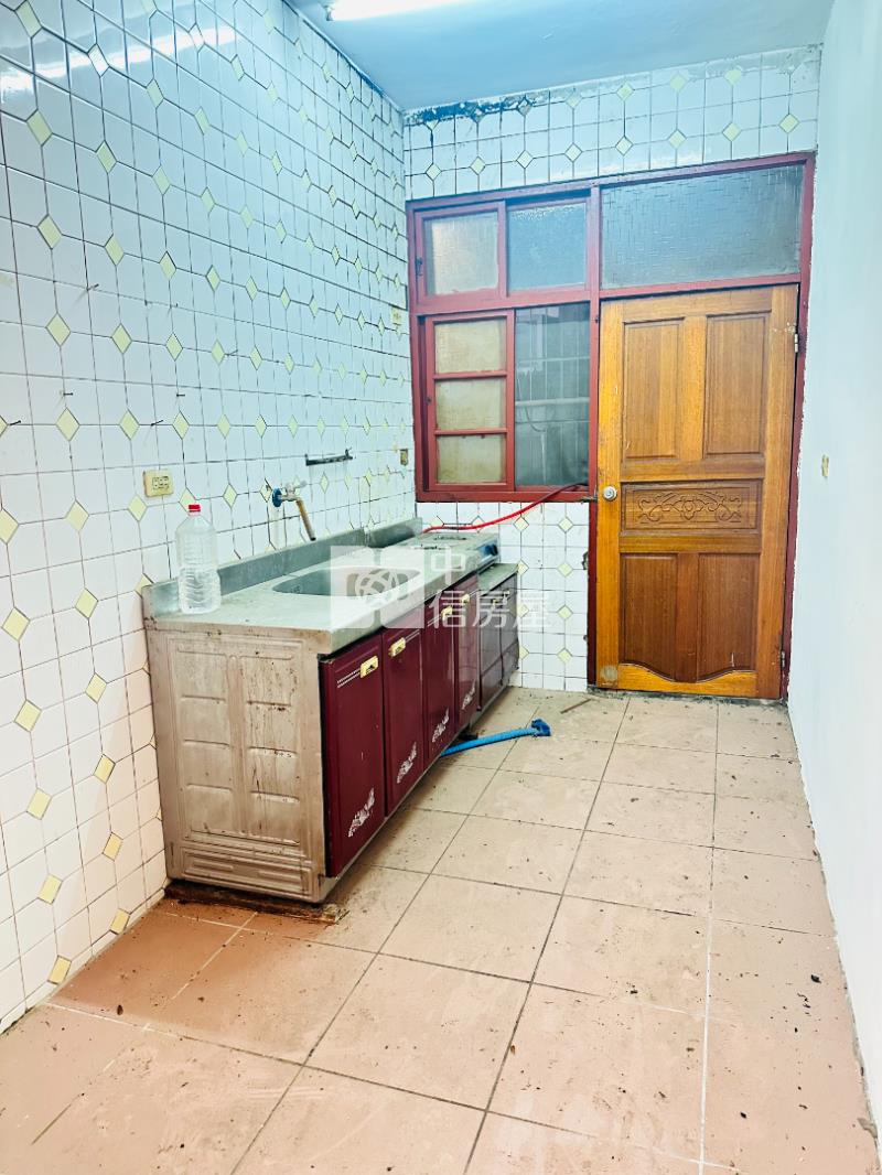 中原日新路公寓2樓房屋室內格局與周邊環境