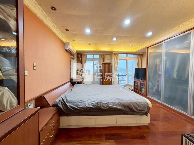 綠葉山莊山色首席採光4房透天房屋室內格局與周邊環境