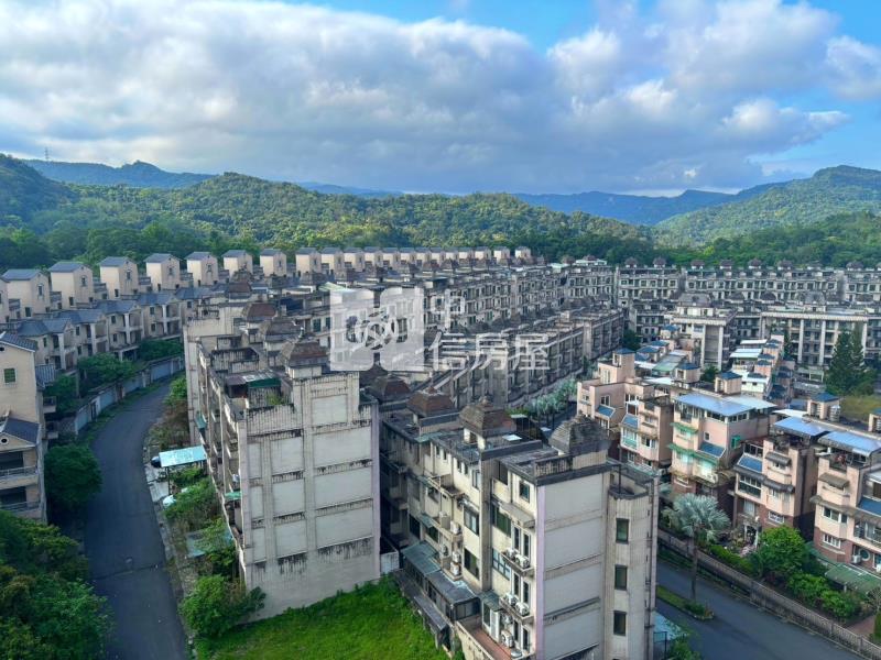 綠葉山莊山色首席採光4房透天房屋室內格局與周邊環境