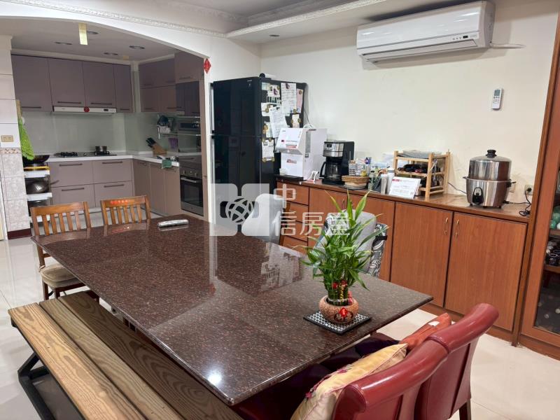 綠葉山莊山色首席採光4房透天房屋室內格局與周邊環境