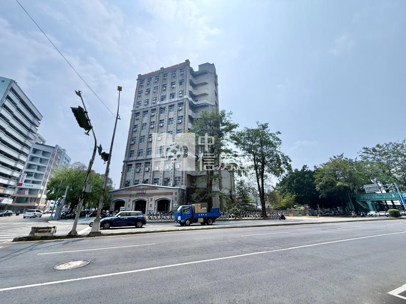 教育大學ｘ梅川綠園道ｘ衛浴開窗視野美套房ｘ有陽台房屋室內格局與周邊環境