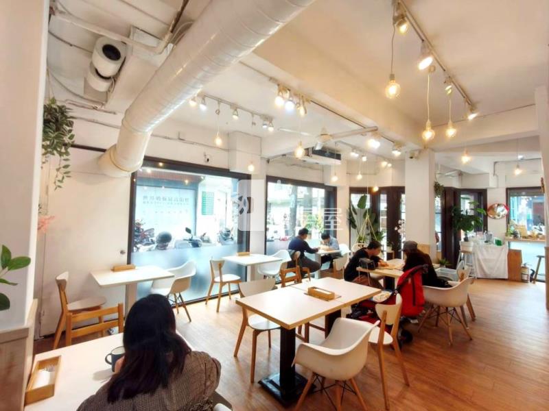 【新世紀】內壢商圈三角窗電梯透店房屋室內格局與周邊環境