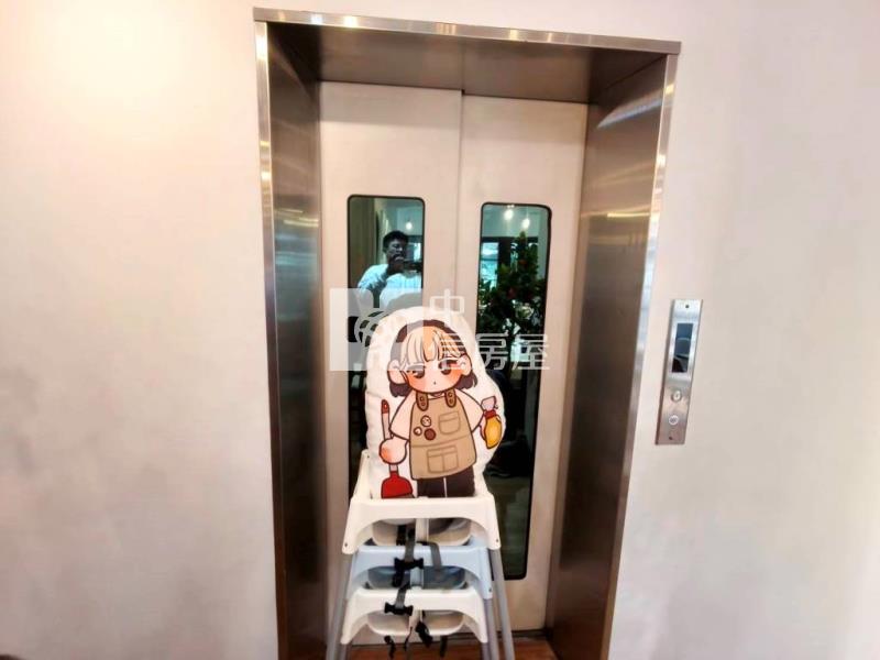 【新世紀】內壢商圈三角窗電梯透店房屋室內格局與周邊環境