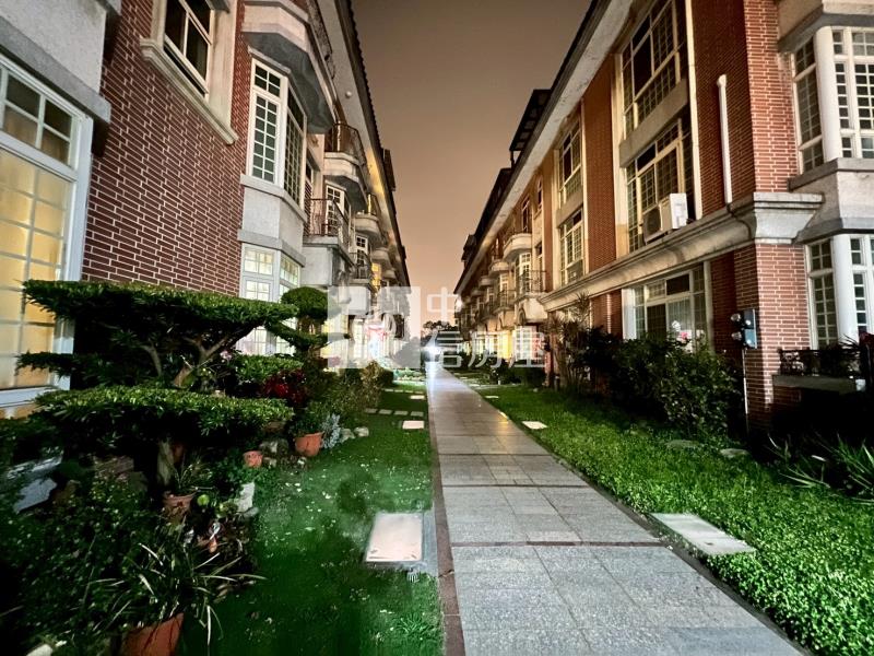 中央大學面寬透天別墅房屋室內格局與周邊環境