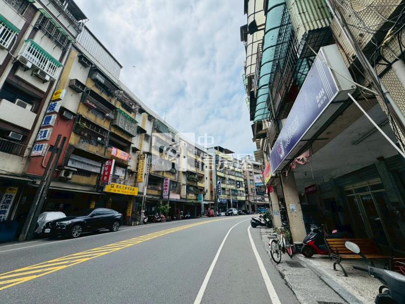 ●北寧路一樓店面房屋室內格局與周邊環境