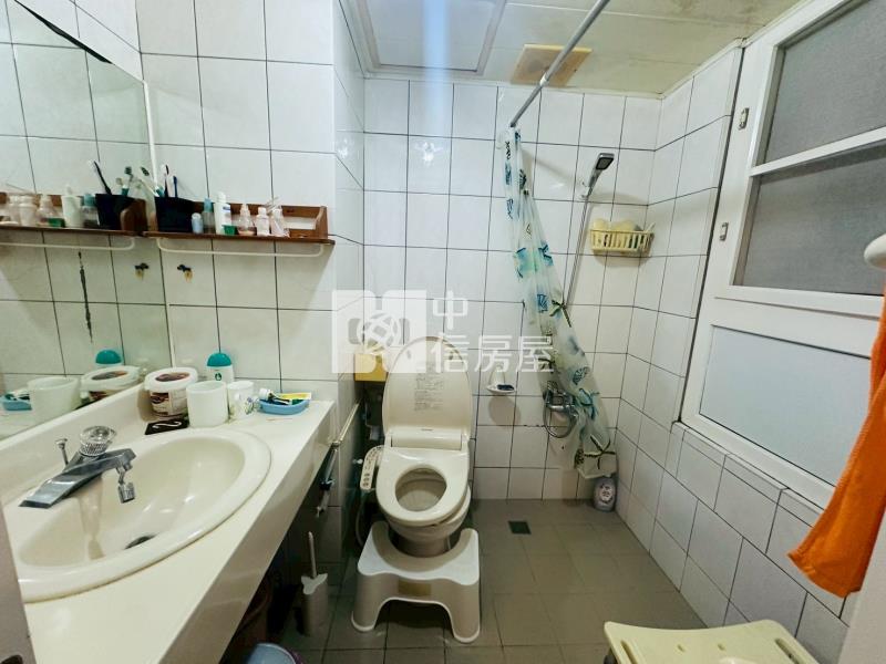 ▲巴賽方正三房車位房屋室內格局與周邊環境