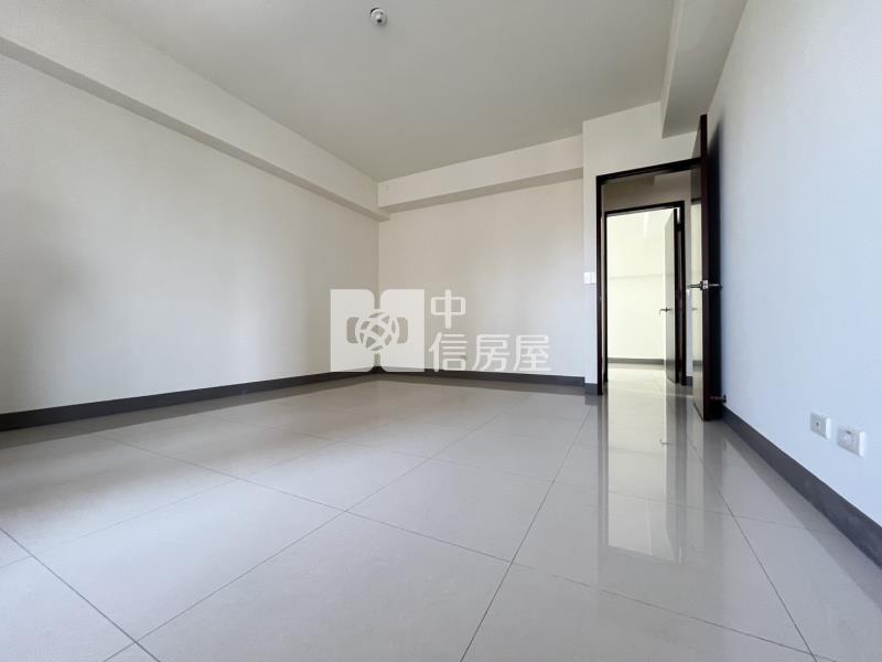 鳳山市區氣派五樓店面房屋室內格局與周邊環境