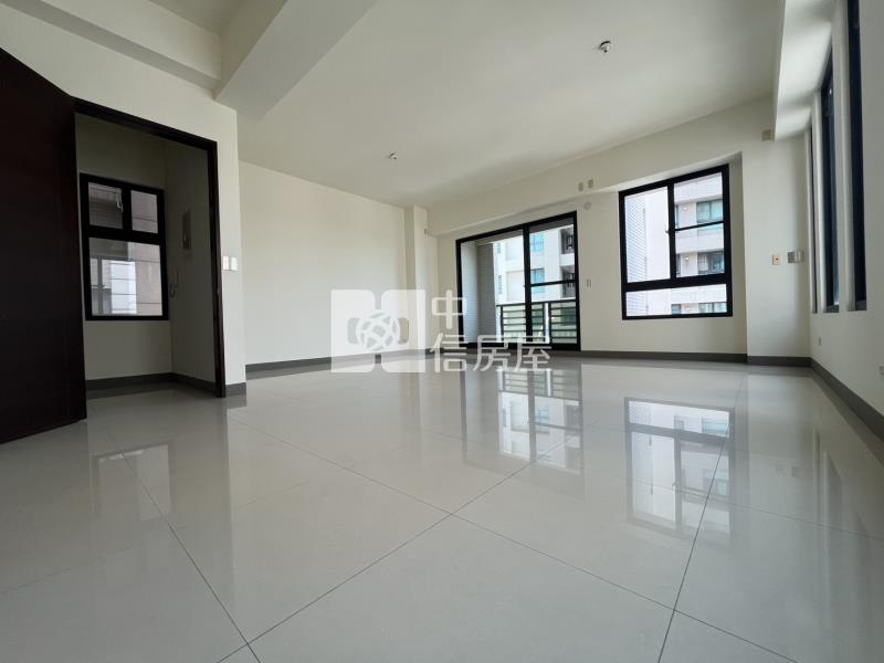 鳳山市區氣派五樓店面房屋室內格局與周邊環境