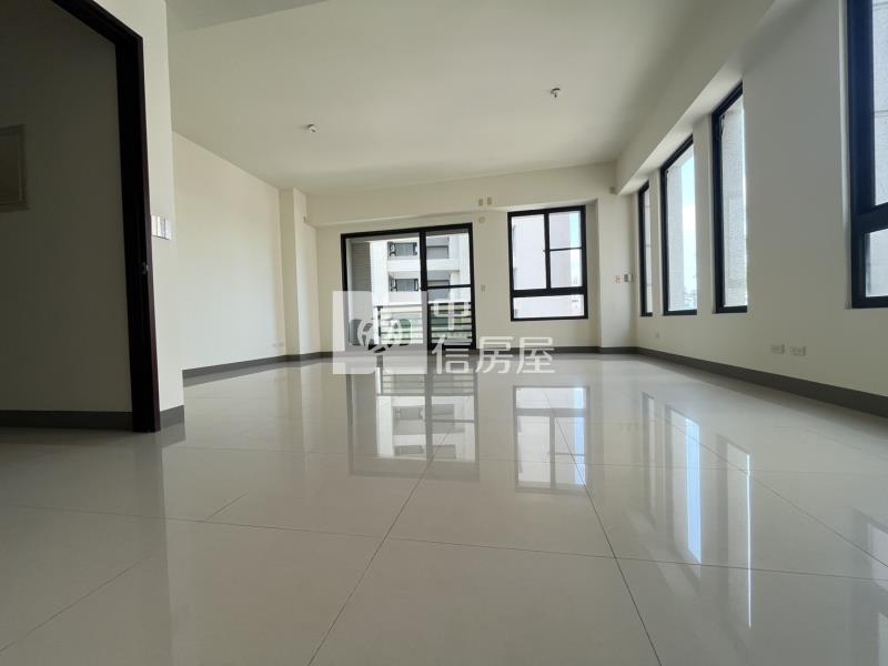 鳳山市區氣派五樓店面房屋室內格局與周邊環境