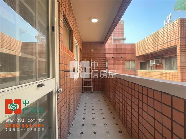 民雄國小旁車位3房房屋室內格局與周邊環境