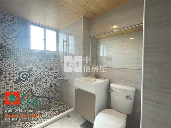 民雄國小旁車位3房房屋室內格局與周邊環境