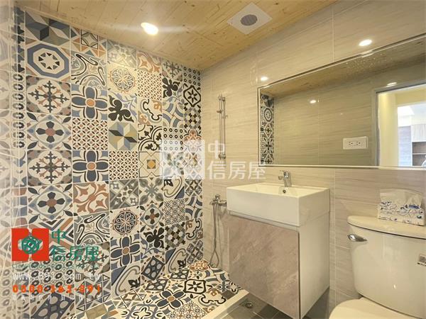 民雄國小旁車位3房房屋室內格局與周邊環境