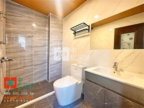 後庄商圈全新整理車庫別墅房屋室內格局與周邊環境