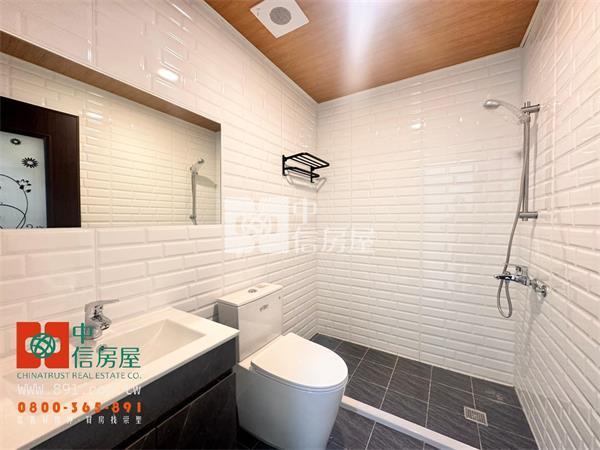 後庄商圈全新整理車庫別墅房屋室內格局與周邊環境