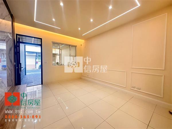 後庄商圈全新整理車庫別墅房屋室內格局與周邊環境