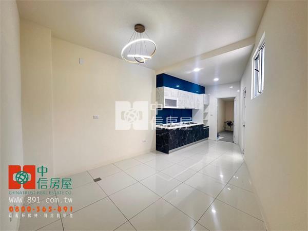 後庄商圈全新整理車庫別墅房屋室內格局與周邊環境