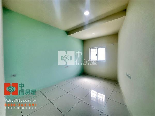 後庄商圈全新整理車庫別墅房屋室內格局與周邊環境