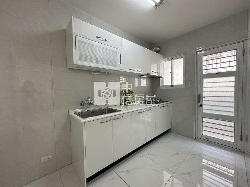 碳佐麻里新興園區溫馨三房房屋室內格局與周邊環境