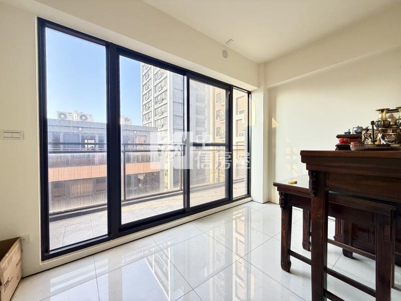 【神馬】客運園區邊間精美透天房屋室內格局與周邊環境