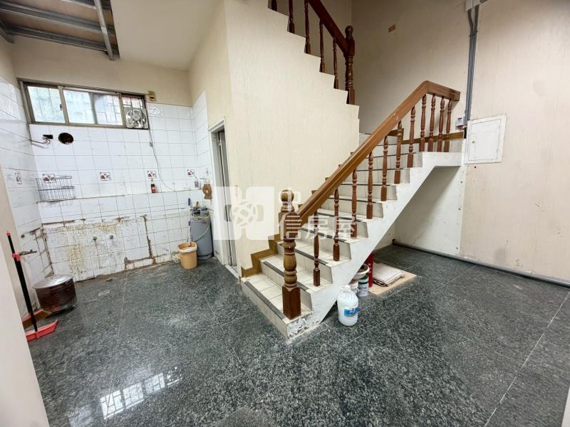 近東海大學、家樂福樓店房屋室內格局與周邊環境