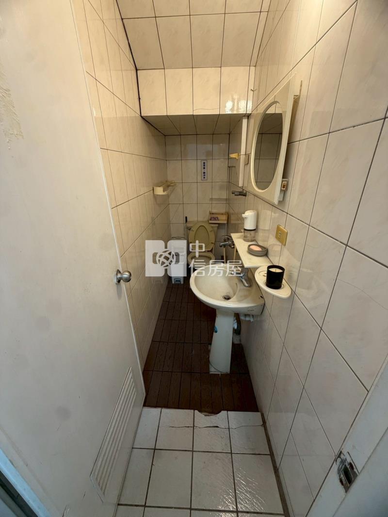 近東海大學、家樂福樓店房屋室內格局與周邊環境