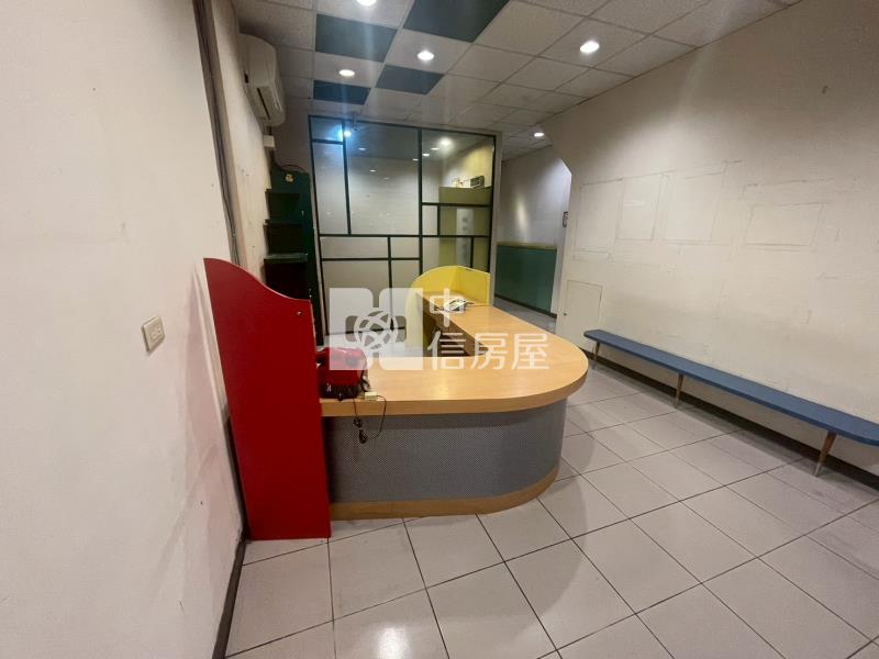 近潛龍國小大地坪透天房屋室內格局與周邊環境