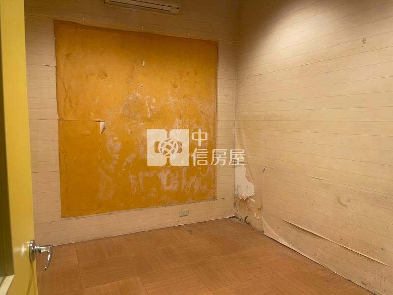 近潛龍國小大地坪透天房屋室內格局與周邊環境