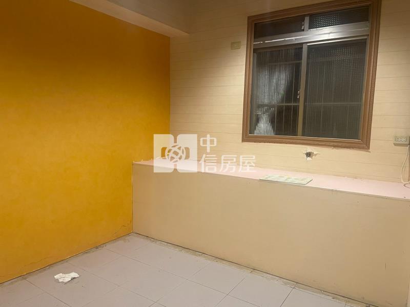 近潛龍國小大地坪透天房屋室內格局與周邊環境