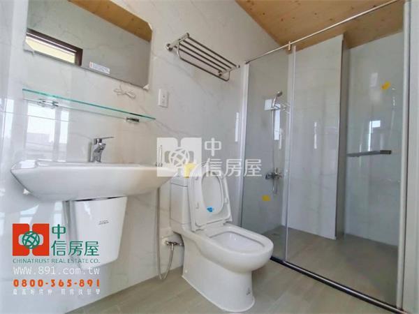 新港三間厝全新雙車庫別墅房屋室內格局與周邊環境