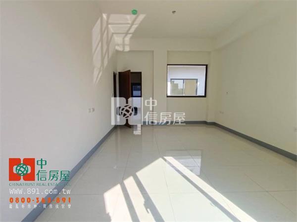 新港三間厝全新雙車庫別墅房屋室內格局與周邊環境