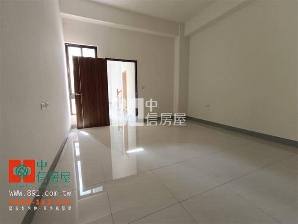 新港三間厝全新雙車庫別墅房屋室內格局與周邊環境