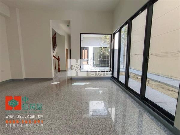 新港三間厝全新雙車庫別墅房屋室內格局與周邊環境