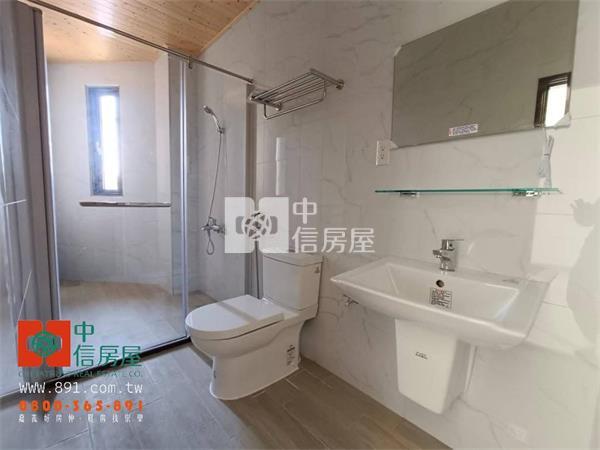 新港三間厝全新雙車庫別墅房屋室內格局與周邊環境