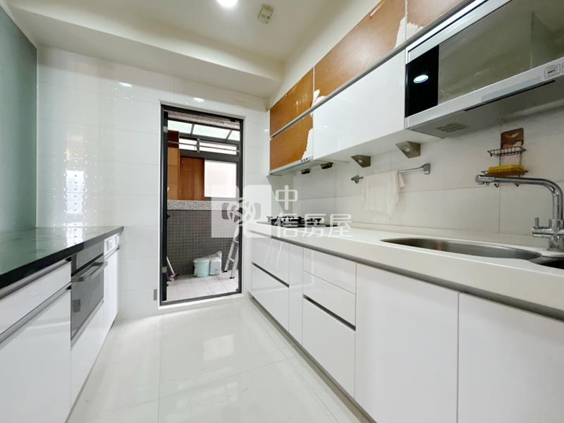 巨城4房平車雙主臥房屋室內格局與周邊環境