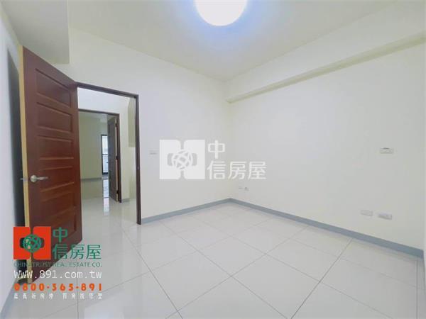 興嘉全新車庫別墅房屋室內格局與周邊環境