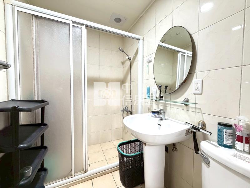 由鉅八大家三房平車高樓無限視野房屋室內格局與周邊環境