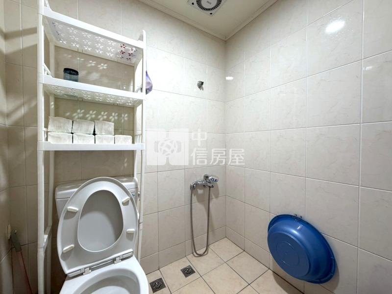 由鉅八大家三房平車高樓無限視野房屋室內格局與周邊環境