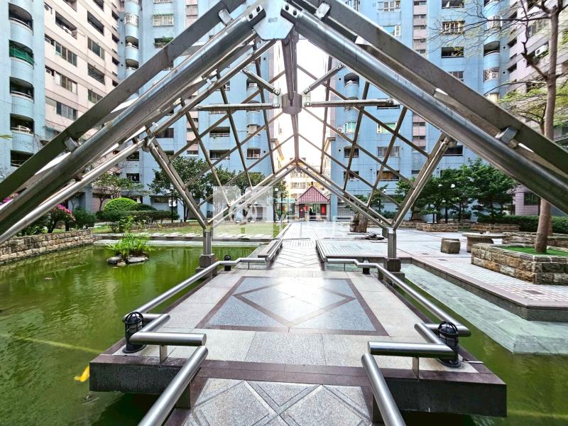 由鉅八大家三房平車高樓無限視野房屋室內格局與周邊環境