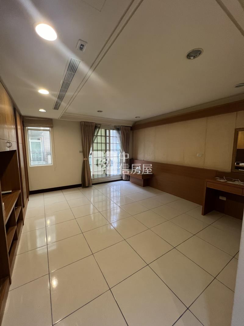 【奔馳】中正藝墅透天別墅房屋室內格局與周邊環境