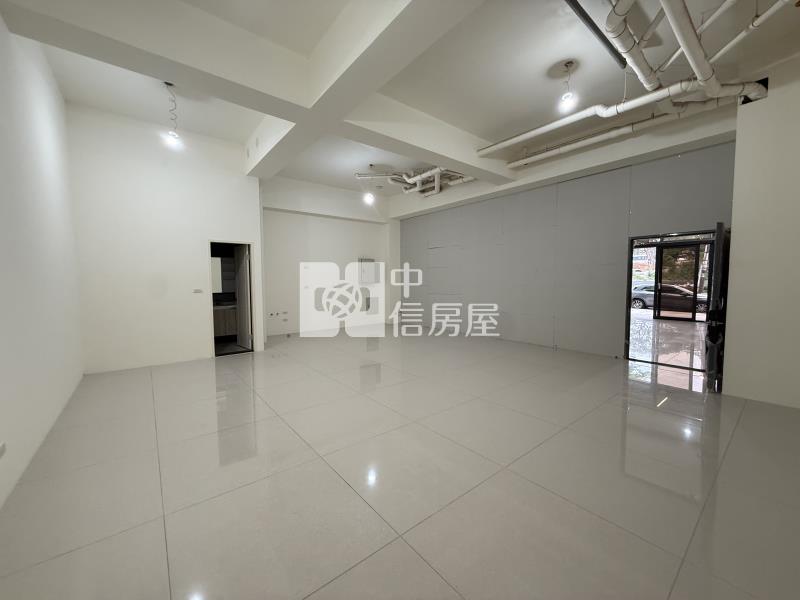 楊梅宜誠阿麗拉面寬大店面房屋室內格局與周邊環境
