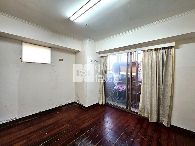 學府路角間6大房車位房屋室內格局與周邊環境