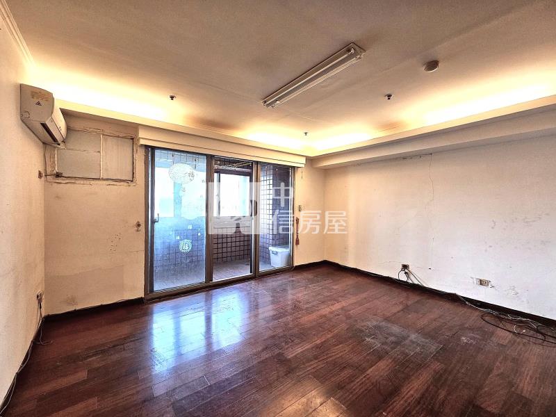 學府路角間6大房車位房屋室內格局與周邊環境