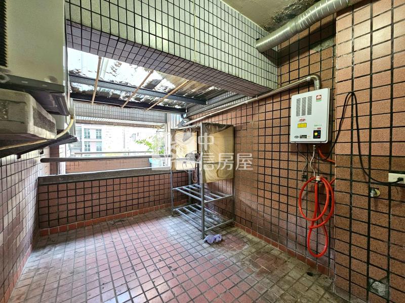 學府路角間6大房車位房屋室內格局與周邊環境