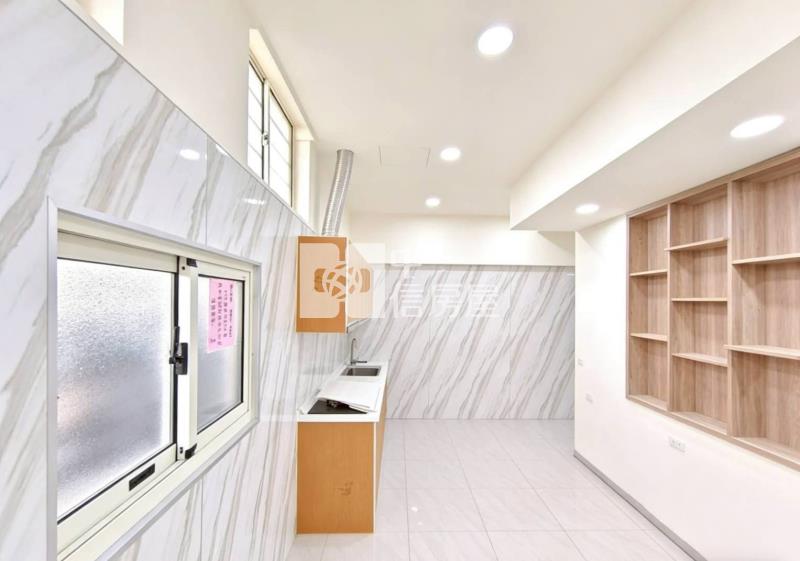 集福街雙面路雙車庫透天房屋室內格局與周邊環境