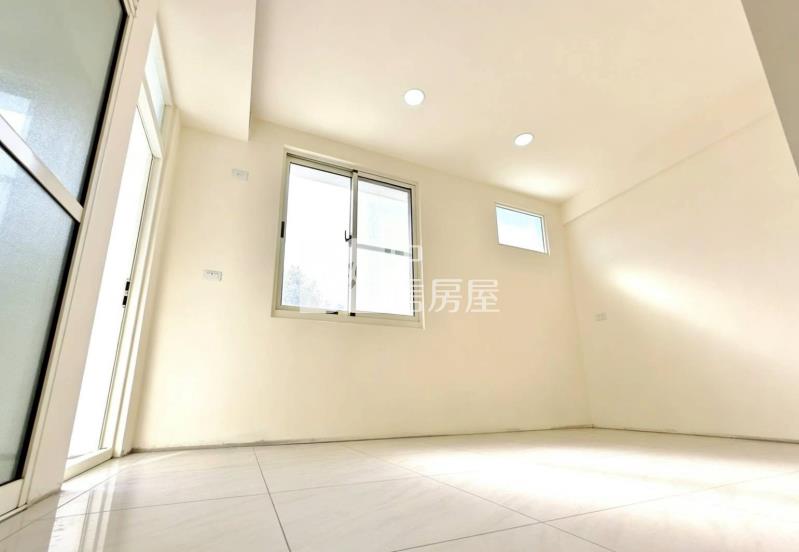 集福街雙面路雙車庫透天房屋室內格局與周邊環境