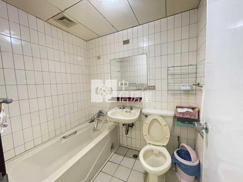 桃園火車站站前商圈低公設華廈3改2房車房屋室內格局與周邊環境