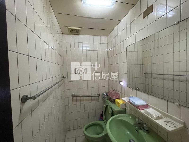 桃園火車站站前商圈低公設華廈3改2房車房屋室內格局與周邊環境