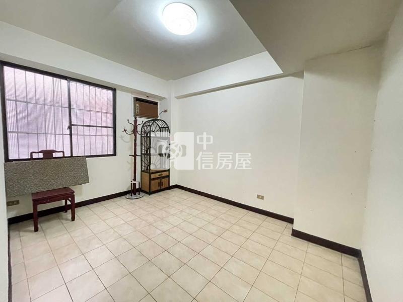 桃園火車站站前商圈低公設華廈3改2房車房屋室內格局與周邊環境