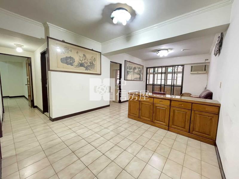 桃園火車站站前商圈低公設華廈3改2房車房屋室內格局與周邊環境